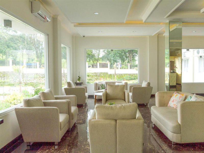 Reddoorz Plus Near Jatinangor Town Square 2 Экстерьер фото