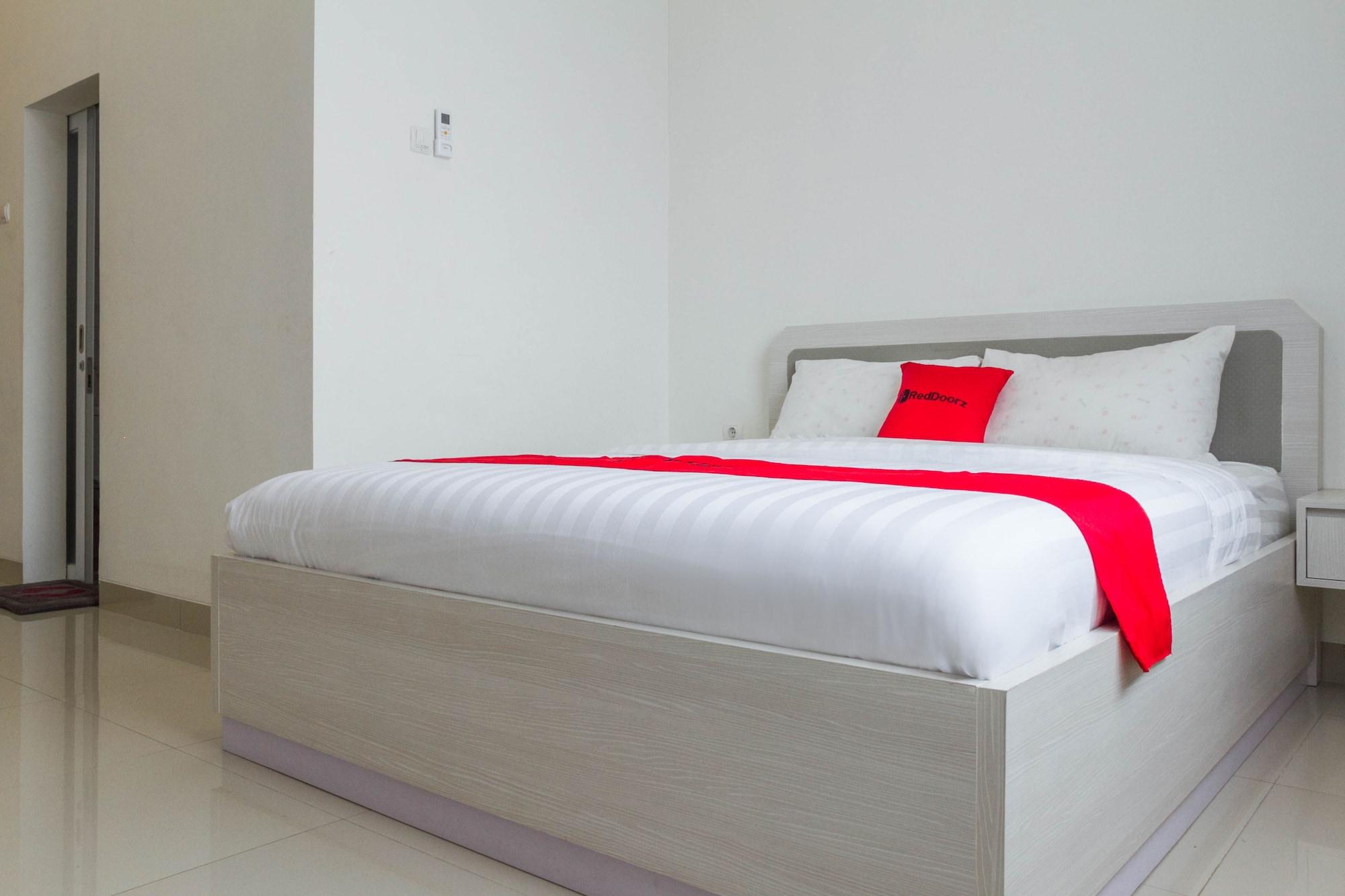 Reddoorz Plus Near Jatinangor Town Square 2 Экстерьер фото