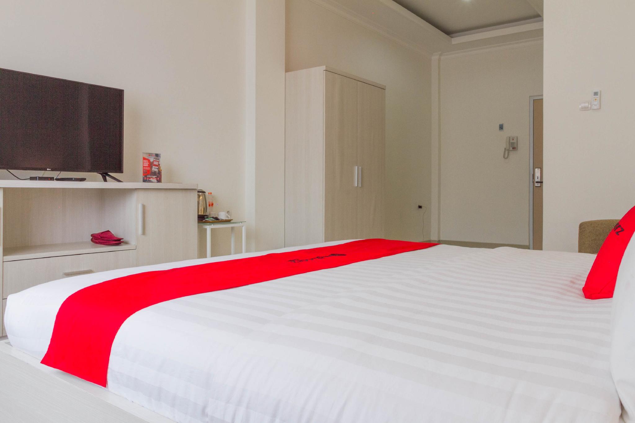 Reddoorz Plus Near Jatinangor Town Square 2 Экстерьер фото